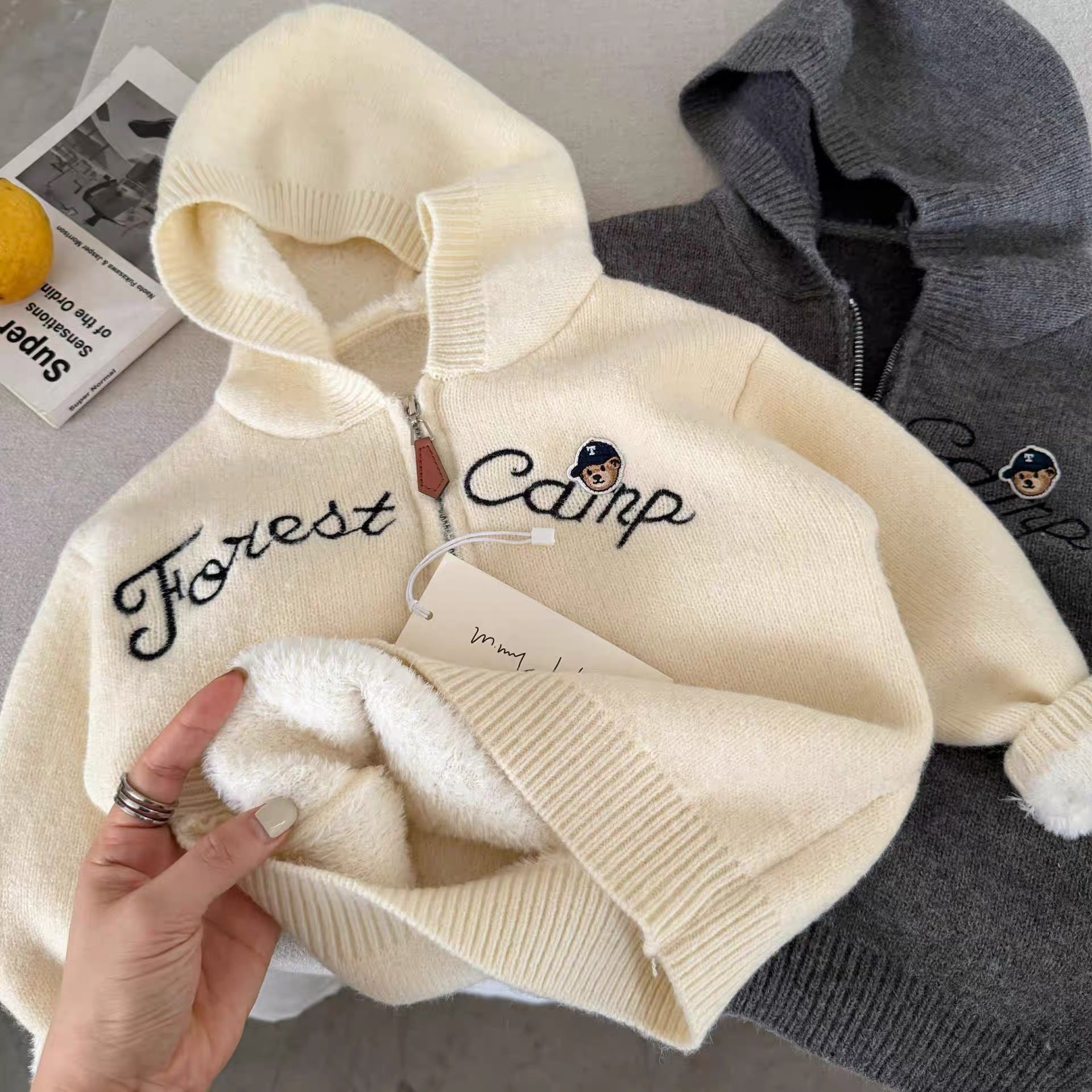 Children's Sweater 2025 Winter New Style Solid Color Letter Embroidery Thickened Zipper One-Piece Fleece Pullover Knitted Top