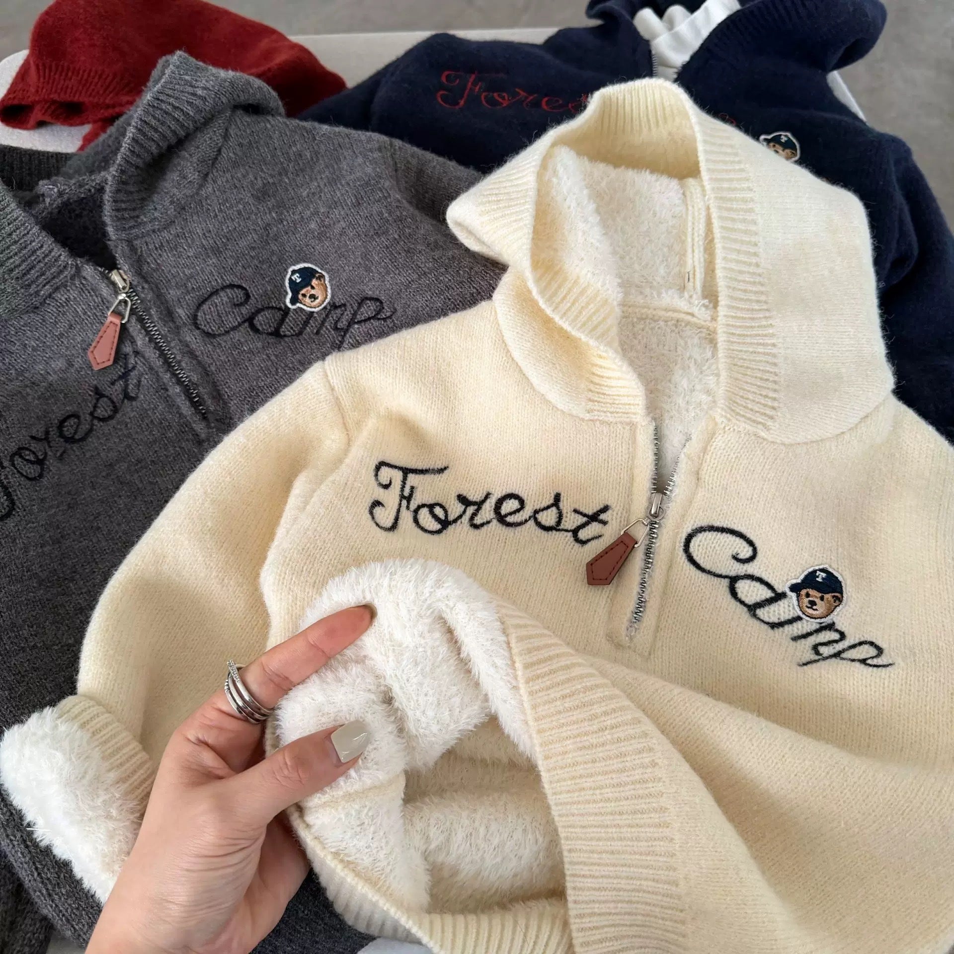 Children's Sweater 2025 Winter New Style Solid Color Letter Embroidery Thickened Zipper One-Piece Fleece Pullover Knitted Top